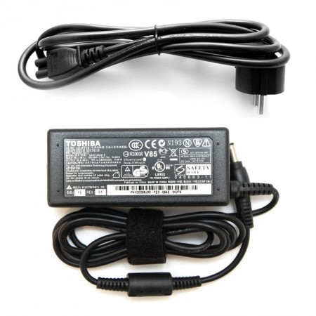 Toshiba 19V 3.42A (65W) gyári töltő